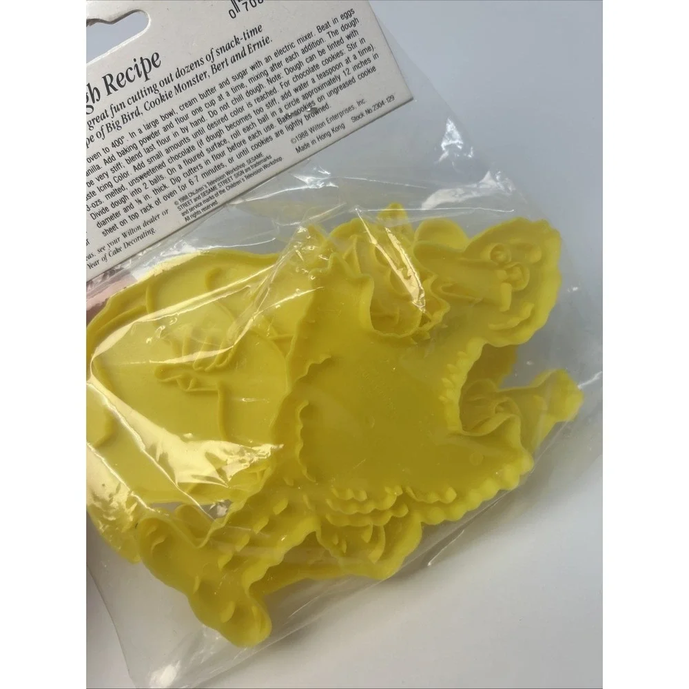 NEW Vintage Wilton Sesame Street Cookie Cutters Set 4 Ernie Big Bird Bert 1988